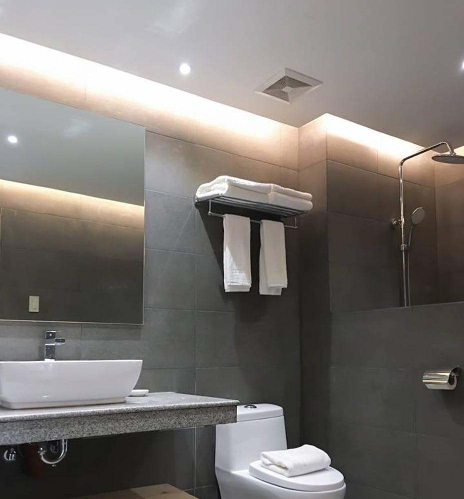 J7 Hotel Iloilo City Exterior foto