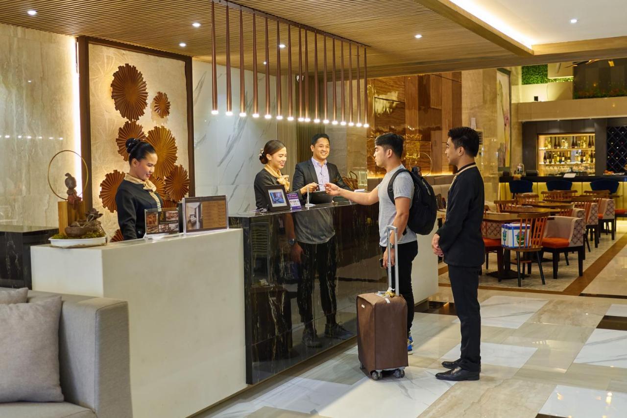 J7 Hotel Iloilo City Exterior foto